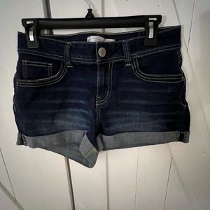 No boundaries, Jean shorts